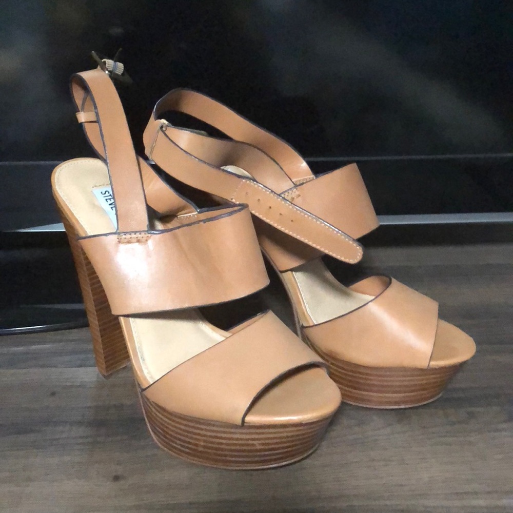 Steve Madden platform sandals worn once.